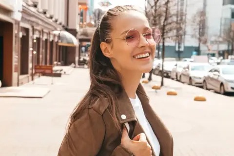 Fotochromy w okularach: Jak działają? Wady, zalety i czy warto?