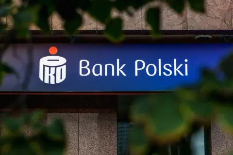 Logo PKO Banku Polskiego. Szukasz informacji, jak zamknąć konto PKO?