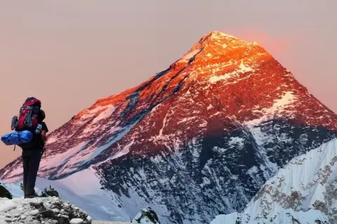 Mount Everest: W jakim kraju leży? Nepal i Chiny sekrety szczytu