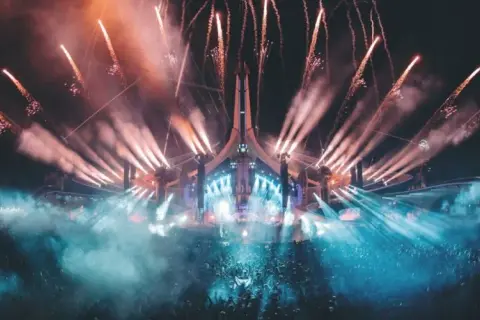 Ile zarabia DJ na Tomorrowland? Od 1000 do miliona euro!