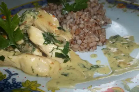 Perfekcyjne polędwiczki drobiowe w sosie śmietanowym zawsze udane!