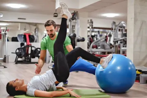 Praca Siłownia Warszawa: Zarobki, Wymagania i Kariera Fitness