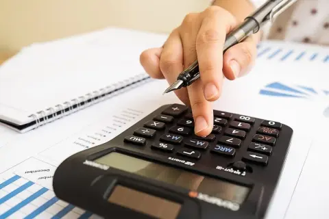 Na czym polega lombard i jak unikać pułapek finansowych?