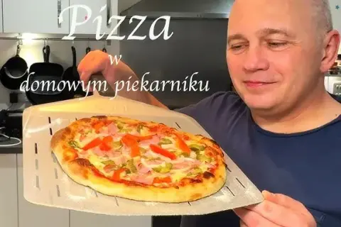 Domowa pizza jak z pizzerii: Przepis i sekrety idealnego ciasta