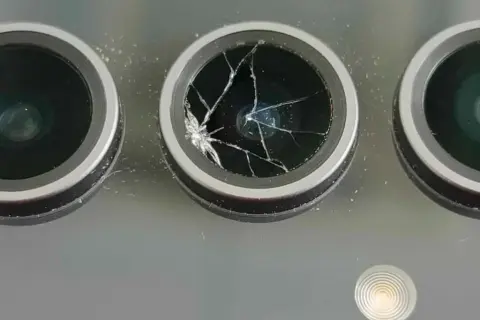 Jak wymienić szybkę aparatu w telefonie bez ryzyka uszkodzeń