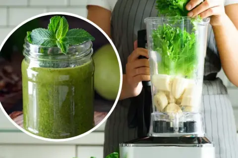 Zielony koktajl z selera, banana i sałaty w blenderze, gotowy do zmiksowania.