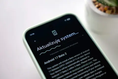 Aktualizacja systemu na telefonie, w tym najnowszy Android 17 Beta 2.
