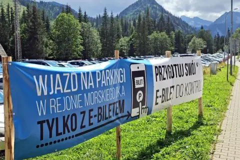 Wjazd na parking pod Morskim Okiem tylko z e-biletem. Przygotuj swój e-bilet do kontroli.