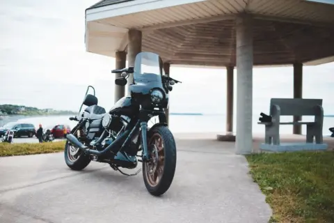 Motorower: jakie uprawnienia? Kto może jeździć bez prawa jazdy?