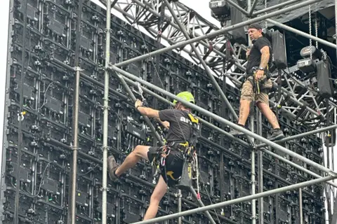 Technik estradowy: Kluczowe umiejętności i wyzwania w pracy
