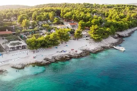 Seget Vranjica atrakcje - odkryj ukryte skarby i piękne plaże