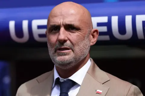 Ile zarabia selekcjoner reprezentacji Polski? Zaskakujące wyniki i porównania