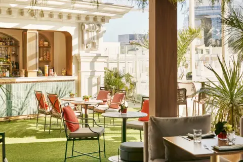 Pop, Tapas y Copas: Tu guía definitiva para el tardeo perfecto