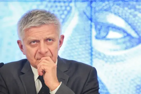 Ile zarabiał Belka w NBP? Zaskakujące fakty o jego wynagrodzeniu