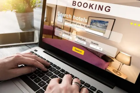 Jak napisać opinie o hotelu, aby uniknąć typowych błędów?