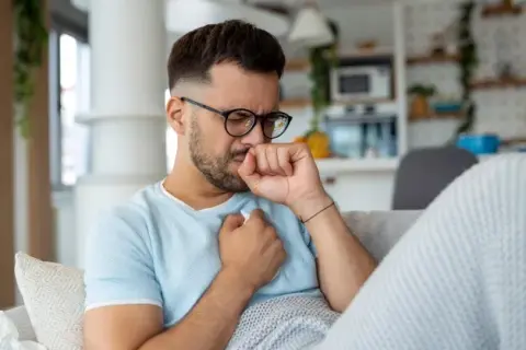 Jak długo trwa L4 przy zapaleniu oskrzeli? Sprawdź istotne informacje