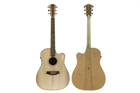 Akustyczna gitara z jasnego drewna, idealna do grania najpopularniejsze szanty tekst. Widok z przodu i z tyłu.