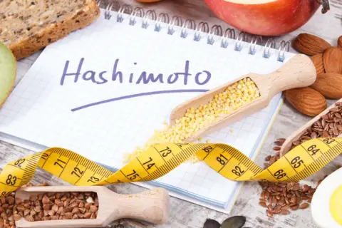 Hashimoto: Jadłospis na 7 dni. Złagodź objawy dietą!