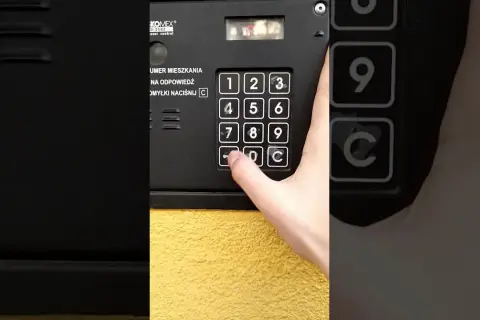 Czy można zmienić kod do domofonu? Oto co musisz wiedzieć
