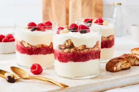 Desserts im Glas mit Mascarpone: Cremig, schnell & einfach