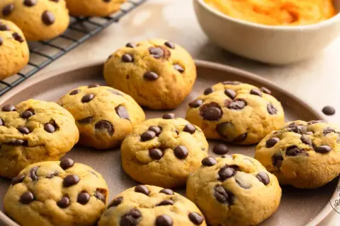 Leckere Schoko-Cookies, perfekt für jedes Cookies Rezept. Frisch gebacken und bereit zum Genießen.