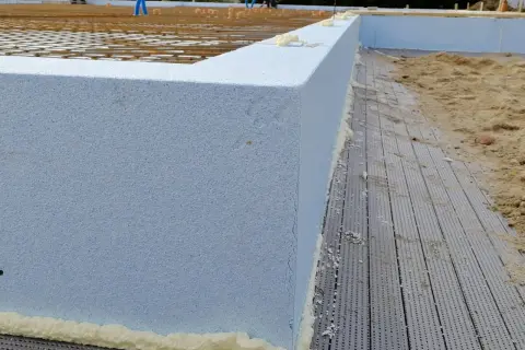 Jaki XPS na fundament? Poradnik: parametry, grubość, błędy