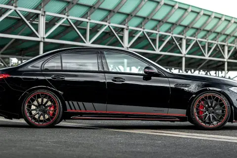 Mercedes C Klasa AMG: Hybryda 680 KM czy V8? Ceny, opinie