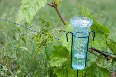 Drugie życie butelki: Wiatromierz DIY krok po kroku