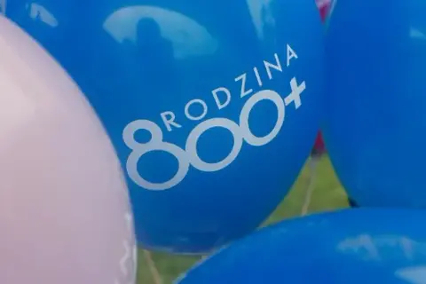 800 plus dla kogo? Sprawdź, czy dostaniesz świadczenie!