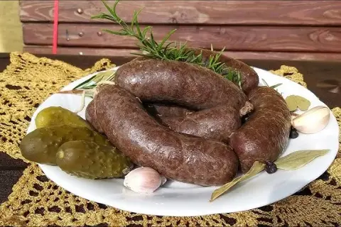 Ile suszonej krwi do kaszanki, aby uniknąć kluch i uzyskać idealny smak?