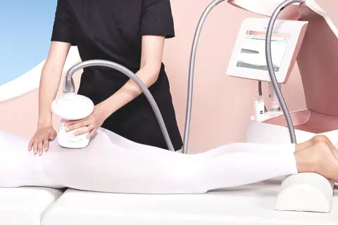 Endermologia drenująca: Jak pozbyć się obrzęków i cellulitu wodnego?
