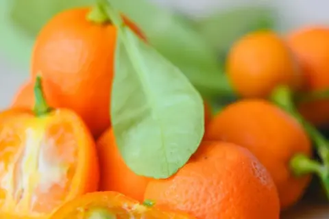 Ile kcal ma mandarynka? Zaskakujące fakty o kaloryczności tego owocu