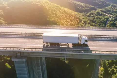 Ograniczenia prędkości na autostradach w Niemczech – co musisz wiedzieć, by uniknąć mandatu