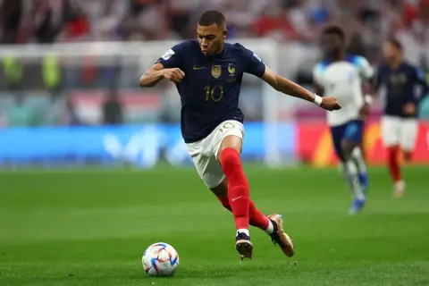 Ile biega Mbappé? Zaskakujące fakty o jego prędkości na boisku