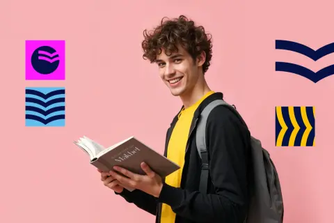 Uśmiechnięty uczeń z książką "Makbet" na tle różowym, z geometrycznymi wzorami.