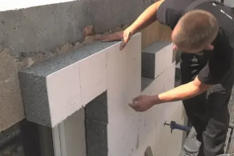 Jaki styropian na ogrodzenie: wybierz najlepszy materiał dla trwałości