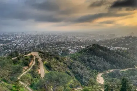 W jakim kraju jest Los Angeles? Odpowiedź i kluczowe fakty!