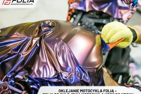 Oklejanie motocykla folią: dowiedz się, ile kosztuje oklejenie motocykla folią i jak to zrobić krok po kroku.