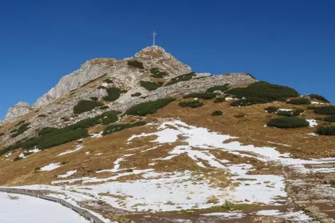 Giewont: Który szlak wybrać? Bezpieczne wejście na szczyt!