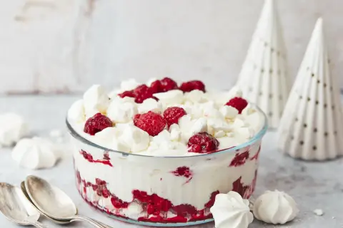Schnelles Quark-Sahne-Dessert: Einfaches Rezept in 10 Min.