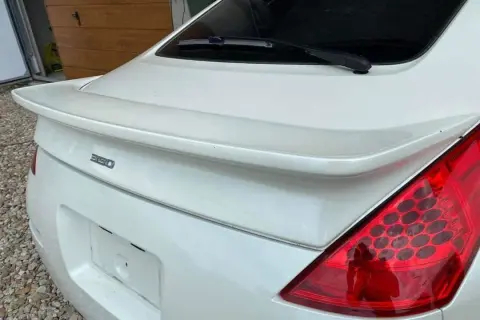 Spoiler do Nissana 350Z: Wybierz idealny! Style, montaż, prawo