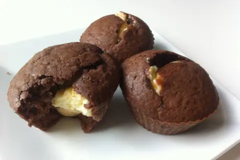 Jak perfekcyjnie nadziać muffinki – proste techniki i najlepsze nadzienia