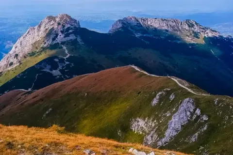 Jaki szlak na Czerwone Wierchy? Odkryj najłatwiejsze trasy i widoki