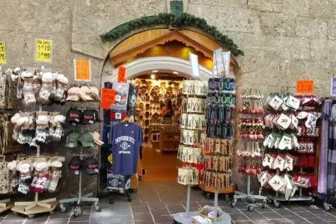 Co warto przywieźć z Austrii? Odkryj najciekawsze pamiątki