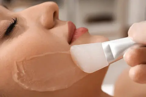 Peeling fenolowy ile się goi – poznaj czas regeneracji i objawy