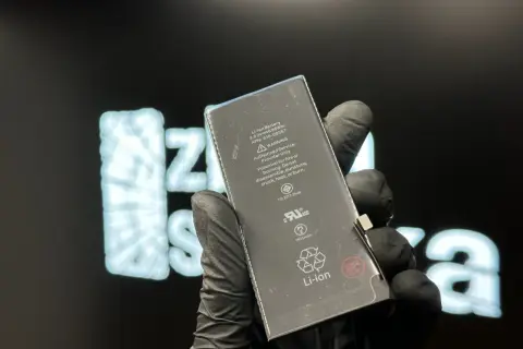 Wymiana baterii iPhone 14 - poznaj ceny i najlepsze serwisy w Polsce