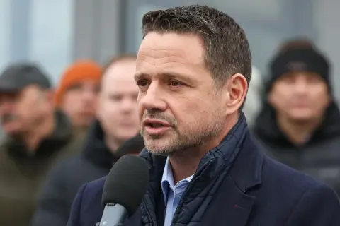 800 plus: Trzaskowski gwarantuje! Prawda o kryterium dochodowym