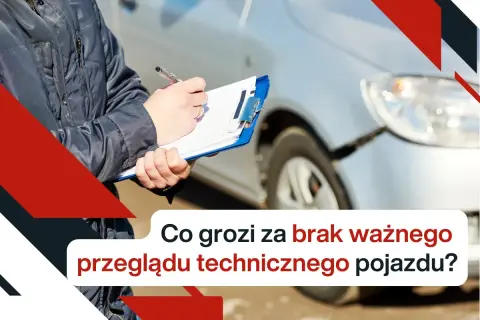 Osoba z notatnikiem obok samochodu. Co grozi za brak ważnego przeglądu technicznego pojazdu?