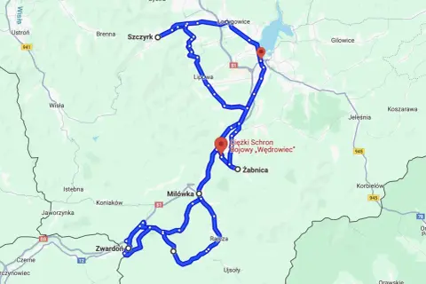 Trasa przez ciekawe miejsca na południu Polski: Szczyrk, Wisła, Zwardoń, Milówka, Rajcza, z zaznaczonym schronem bojowym „Wędrowiec”.