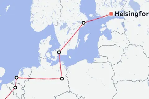 En karta som visar en rutt för att tågluffa Europa, från Nederländerna via Danmark och Polen till Helsingfors.